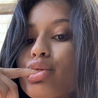 Tia Kabir Nøgen