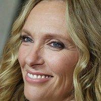 Toni Collette Nøgen