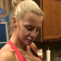Tori Hendricz Nøgen