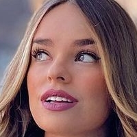 Twin Melody Nøgen