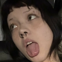 Valvampire / Peachyyval / kill.val Nøgen