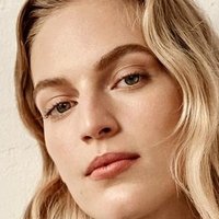 Vanessa Axente Nøgen