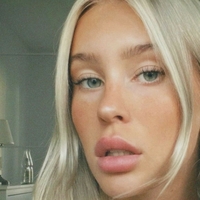 Vanessaalaura Nøgen