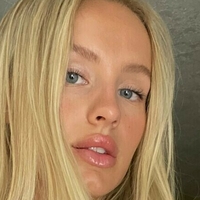 Vega Thopmson Nøgen