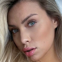 Virginia.RAY Nøgen