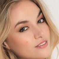 Xena Avramidis Nøgen