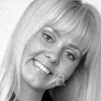 Yutte Stensgaard Nøgen
