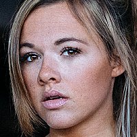 Yvonne Pferrer Nøgen
