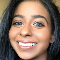Zahra Rai Nøgen