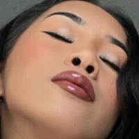 Zella Nøgen