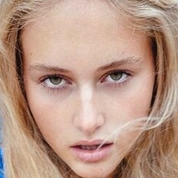 Zoe Helena Nøgen