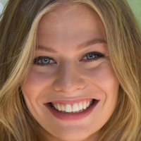 Zoe Straub Nøgen