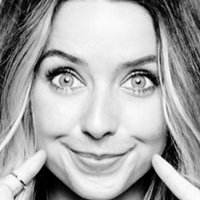Zoella Nøgen